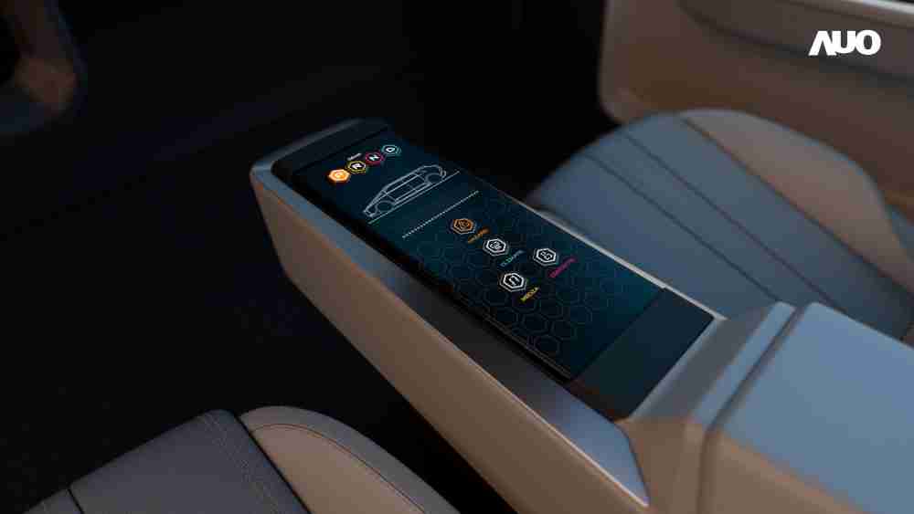 28国际以人性化设计打造多变形态中控显示(Morphing Center Control)，，，，不使用时仅平面显示信息，，，，进行操作时，，显示器则会动态隆起，，，，转变成3D实体按钮，，并有触觉回馈，，，展示人机互动新体验